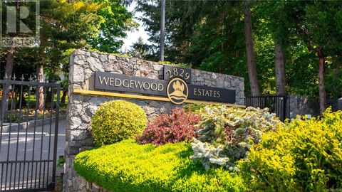 917 2829 Arbutus Rd Saanich BC V8N5X5
