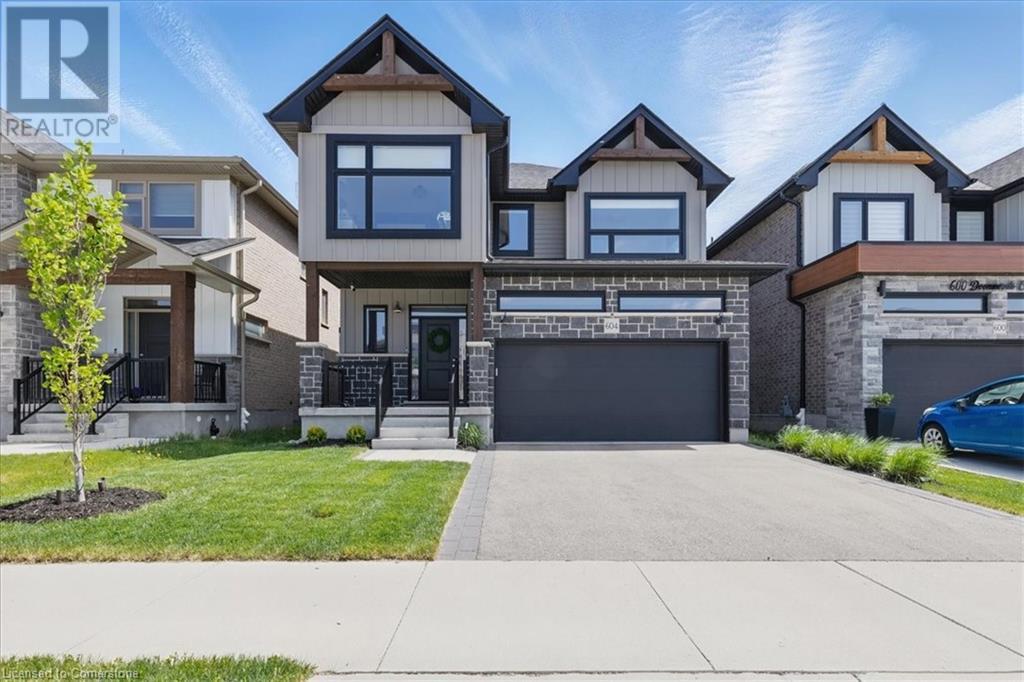 604 DOONWOODS Crescent