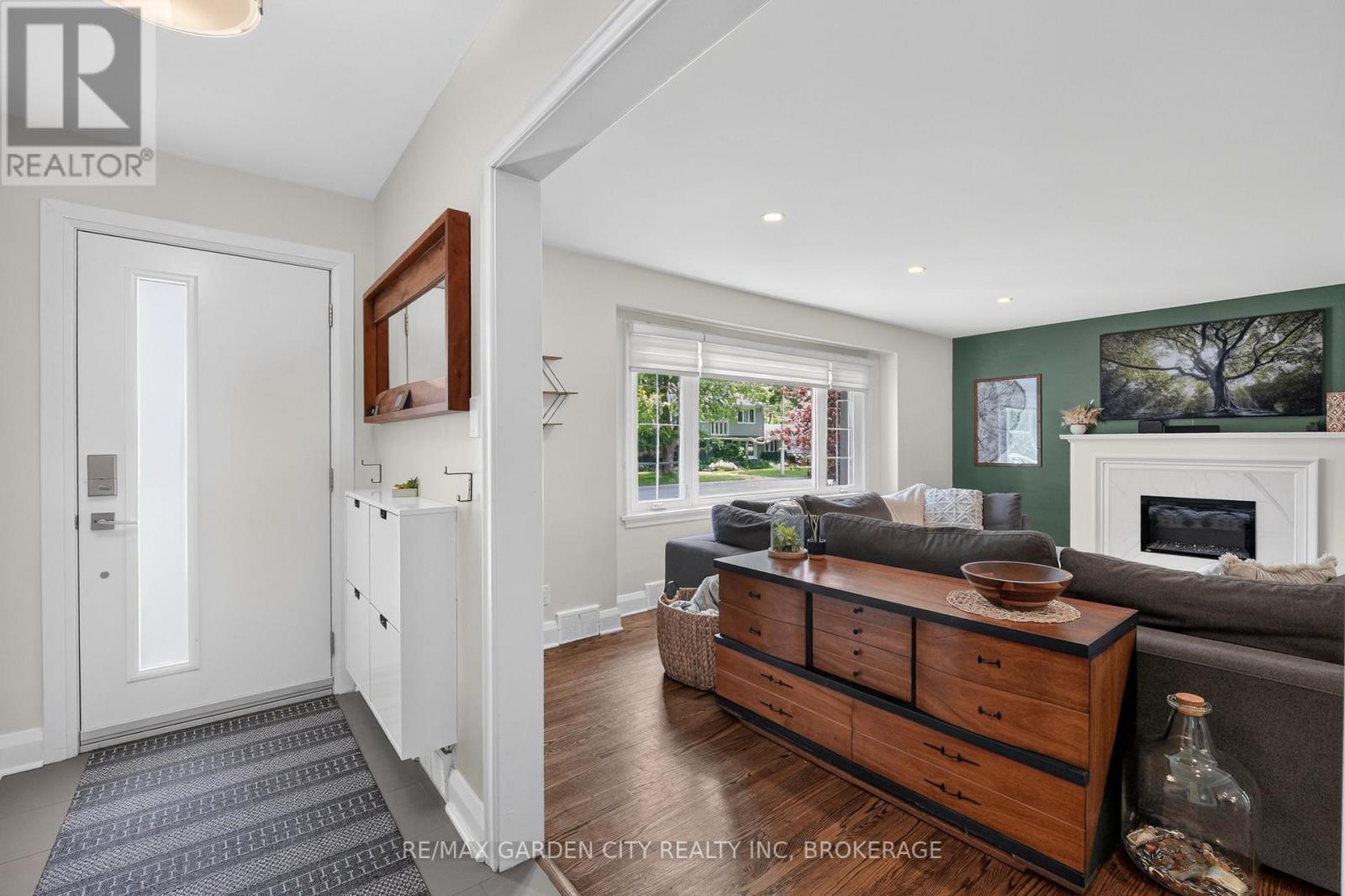 118 RIVERDALE DRIVE