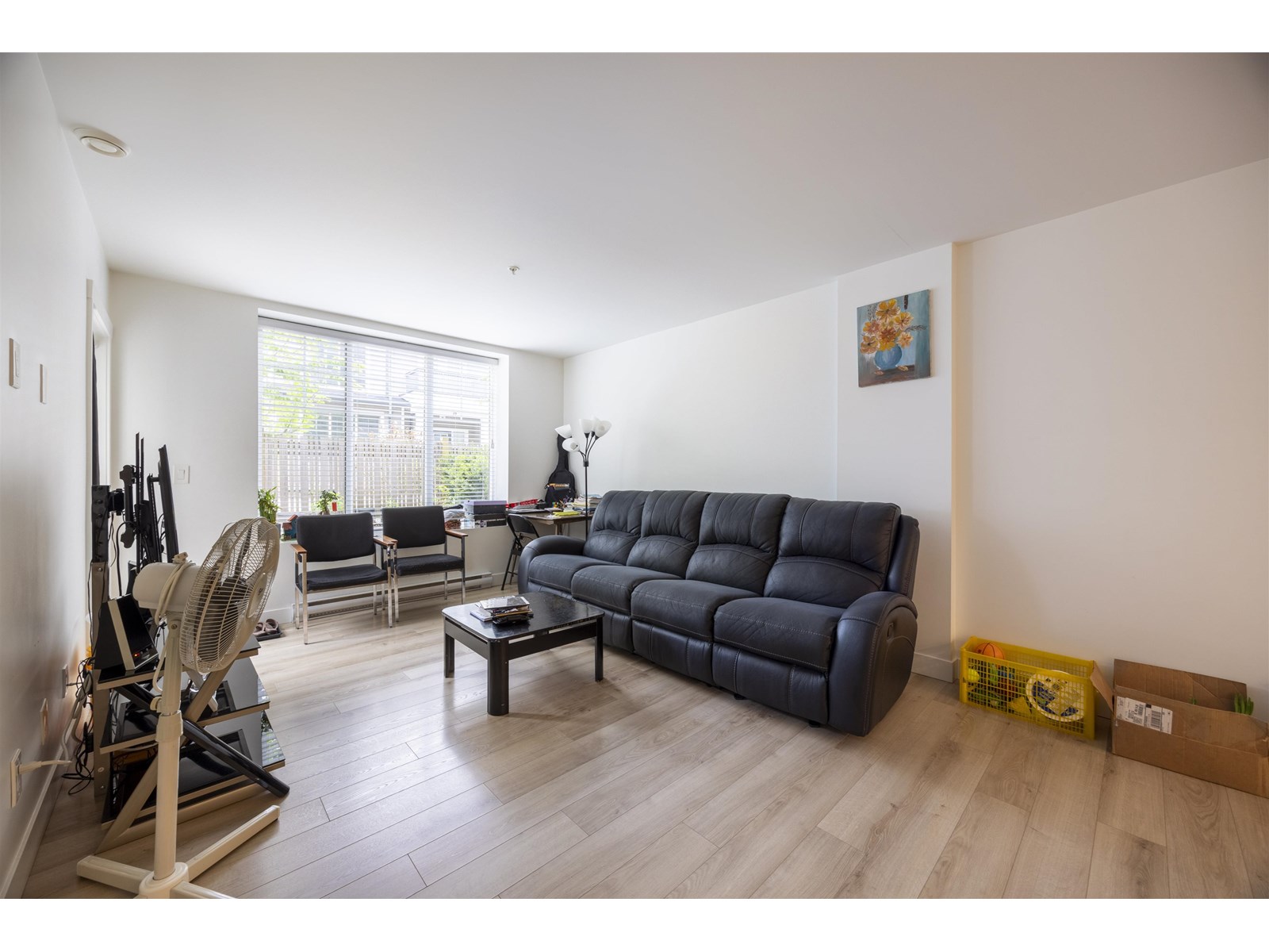A104 20487 65 AVENUE