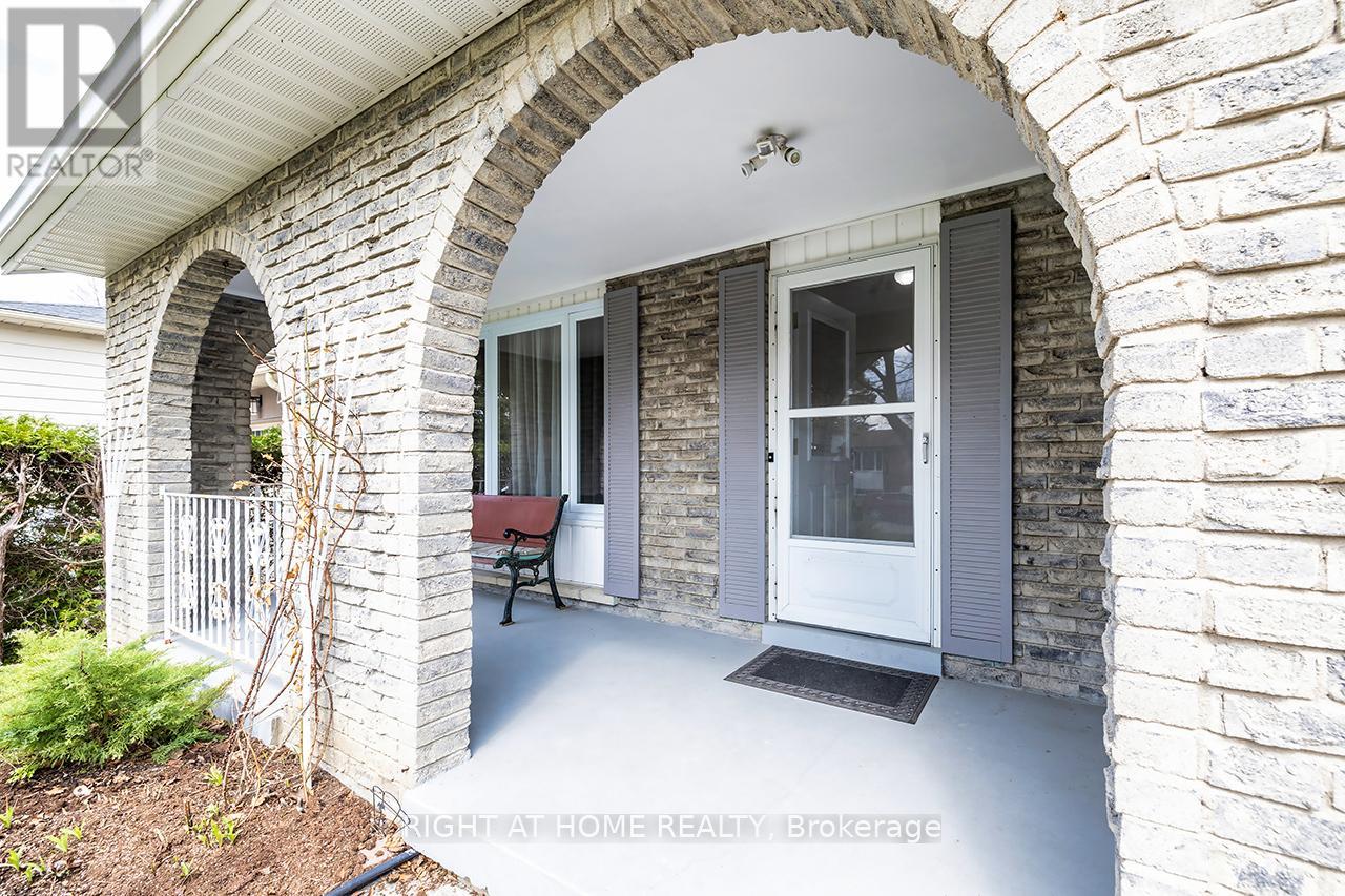 675 WAVERLY STREET N