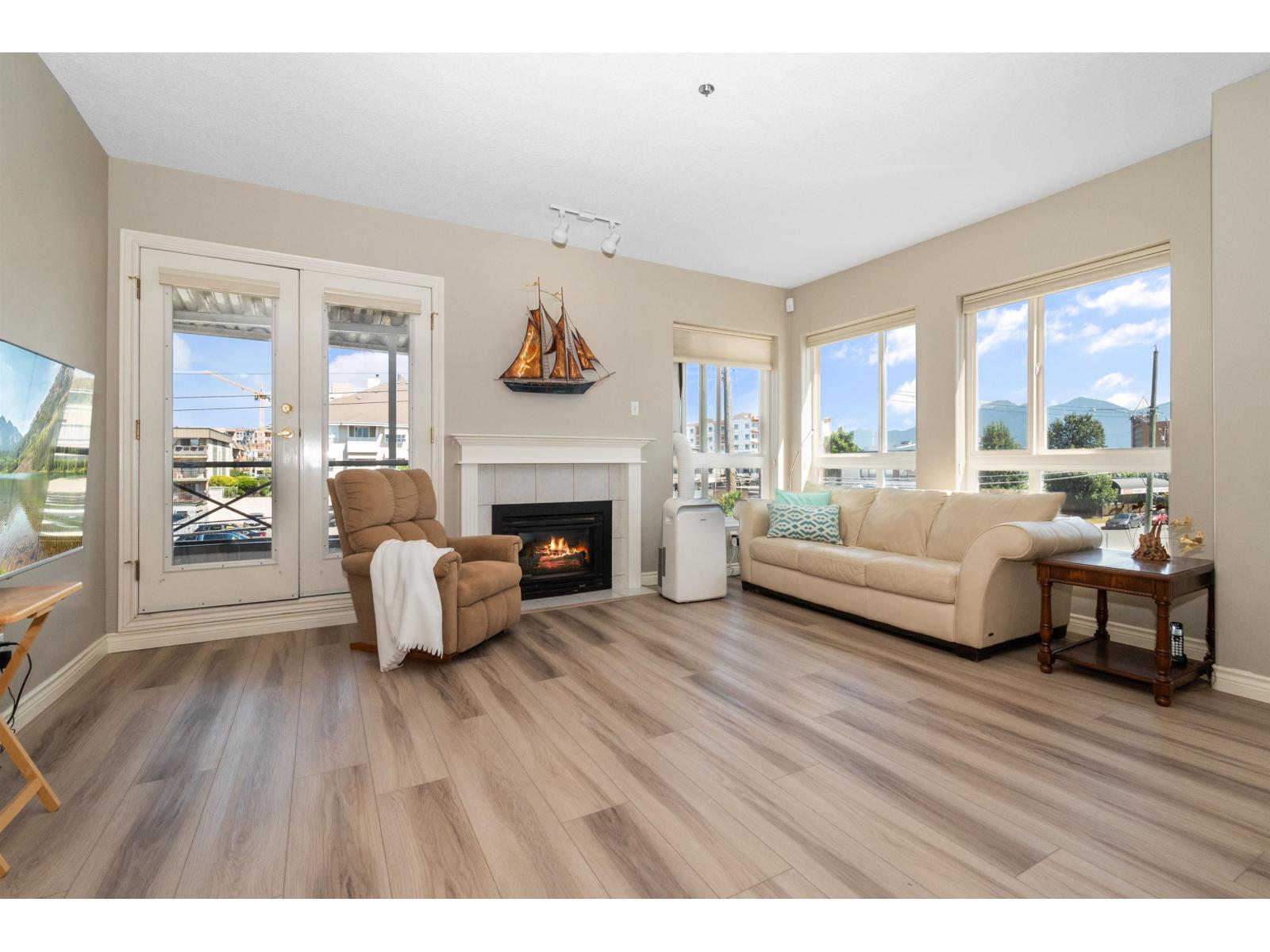 201 45734 PATTEN AVENUE|Chilliwack Downtown