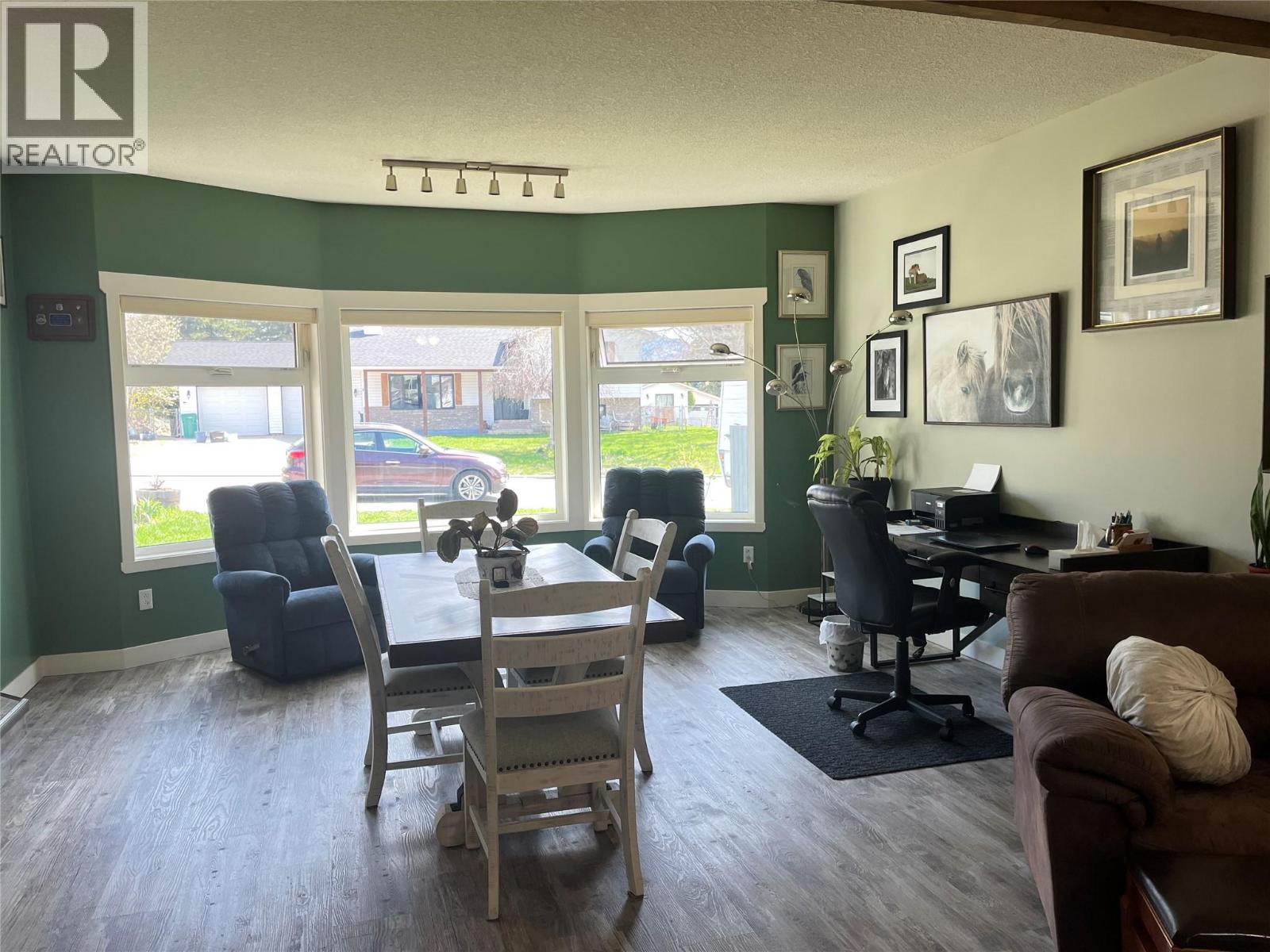 2034 Saddleview Avenue