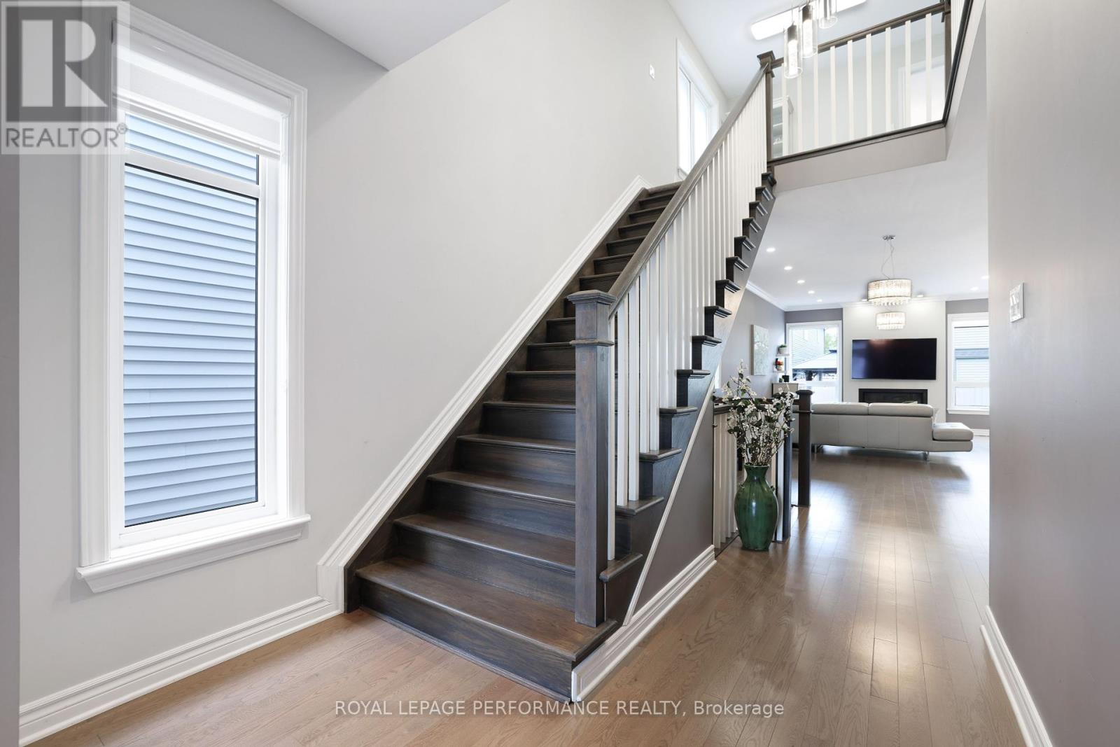 266 SHINLEAF CRESCENT