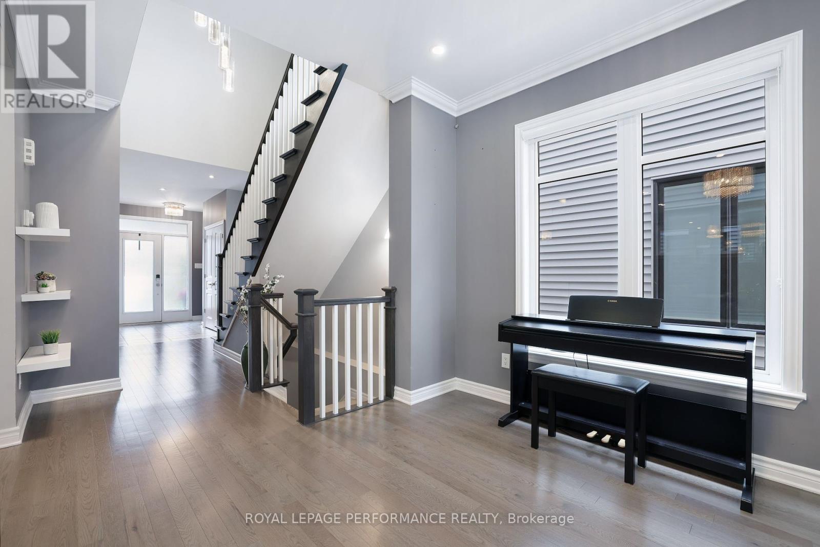 266 SHINLEAF CRESCENT