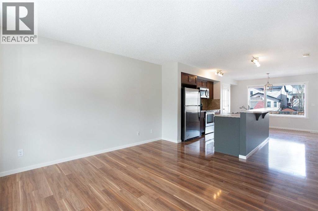 160 Panamount Way NW