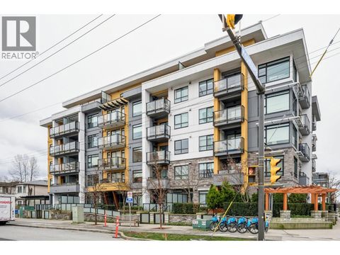 201 1519 CROWN STREET North Vancouver BC V7J1G6