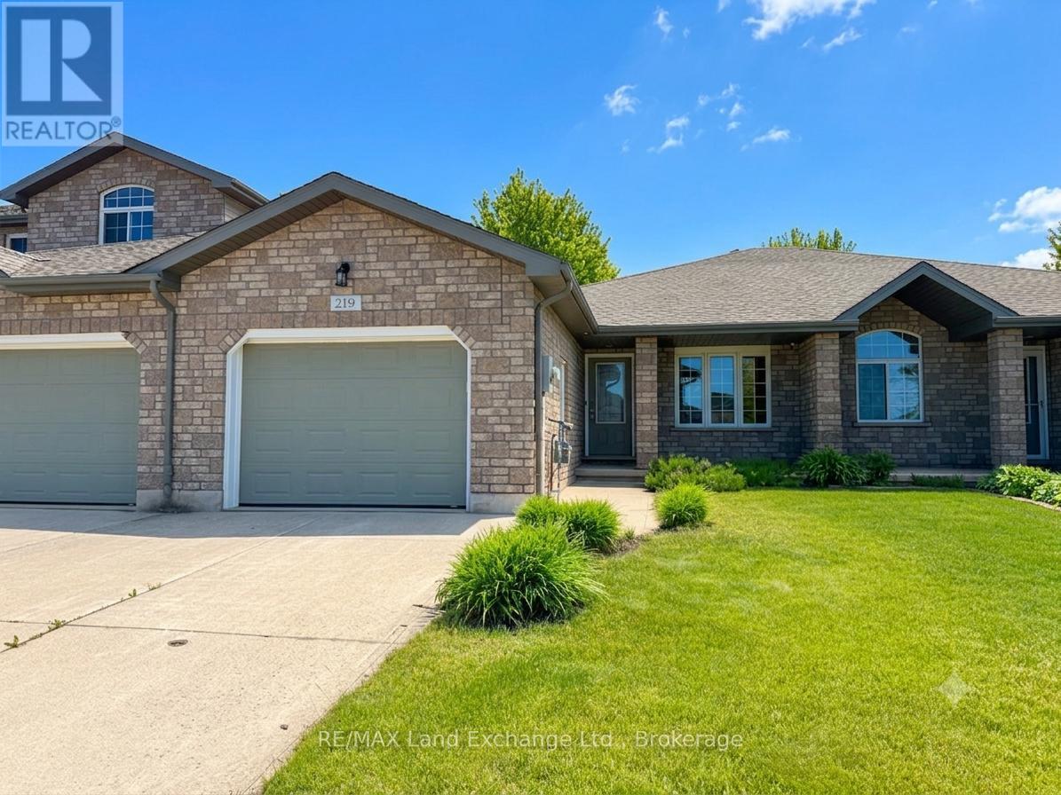 Photo 1 of 35 — 219 STICKEL STREET, Saugeen Shores, ON N0H2C1