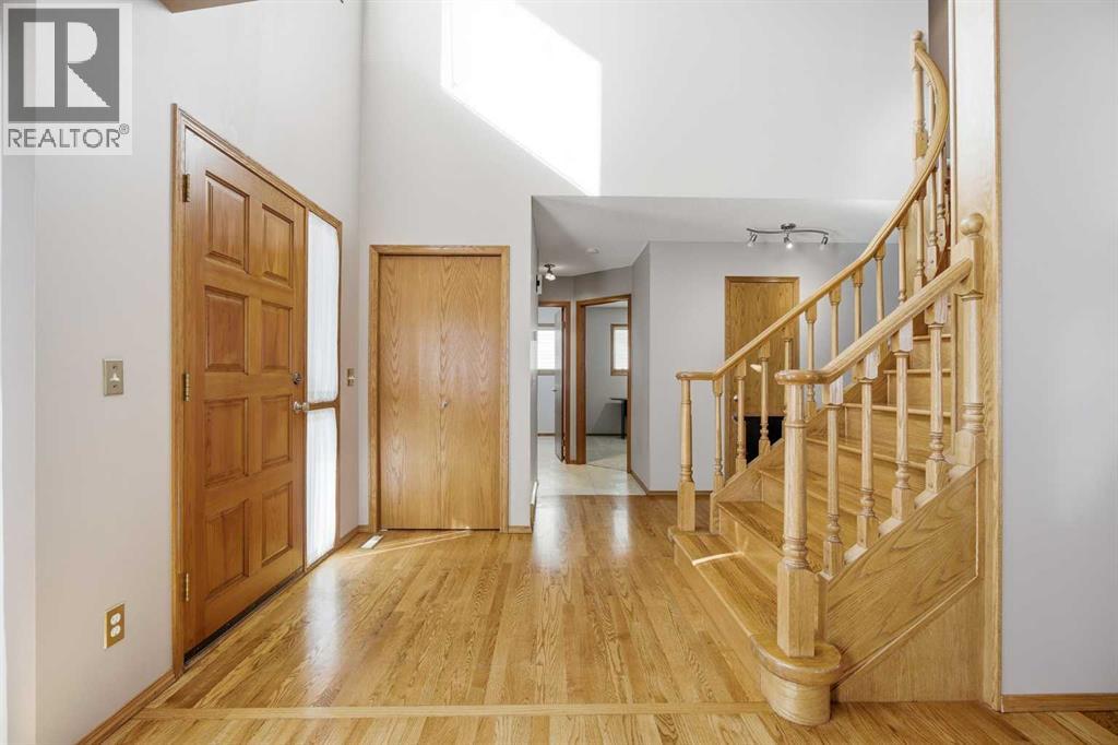 146 Hawkdale Circle NW