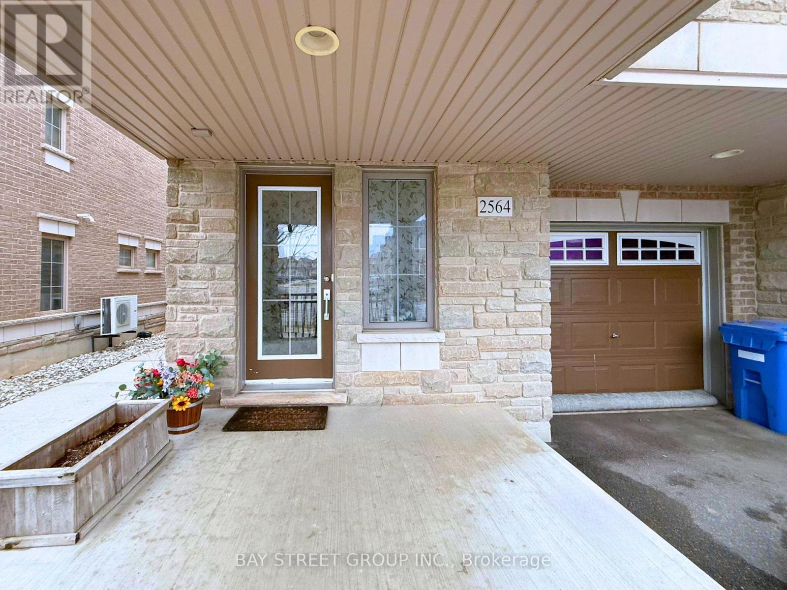 2564 GRAND OAK TRAIL