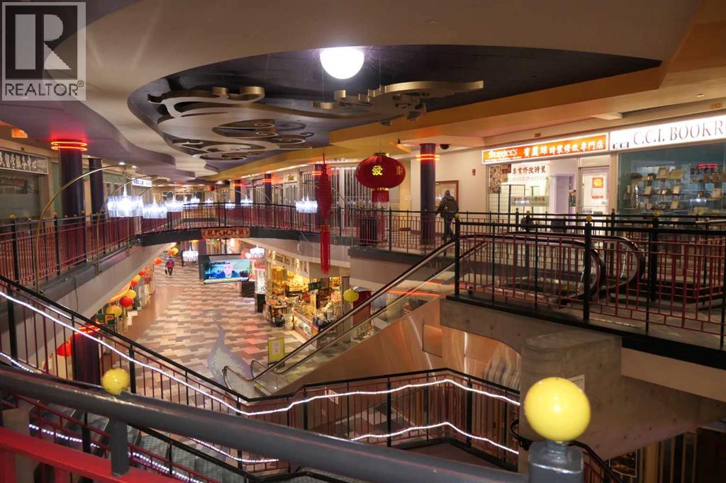 222, 328 Centre Street SE