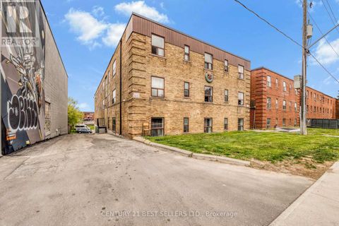 990 O'CONNOR DRIVE Toronto (O'Connor-Parkview) ON M4B2T3