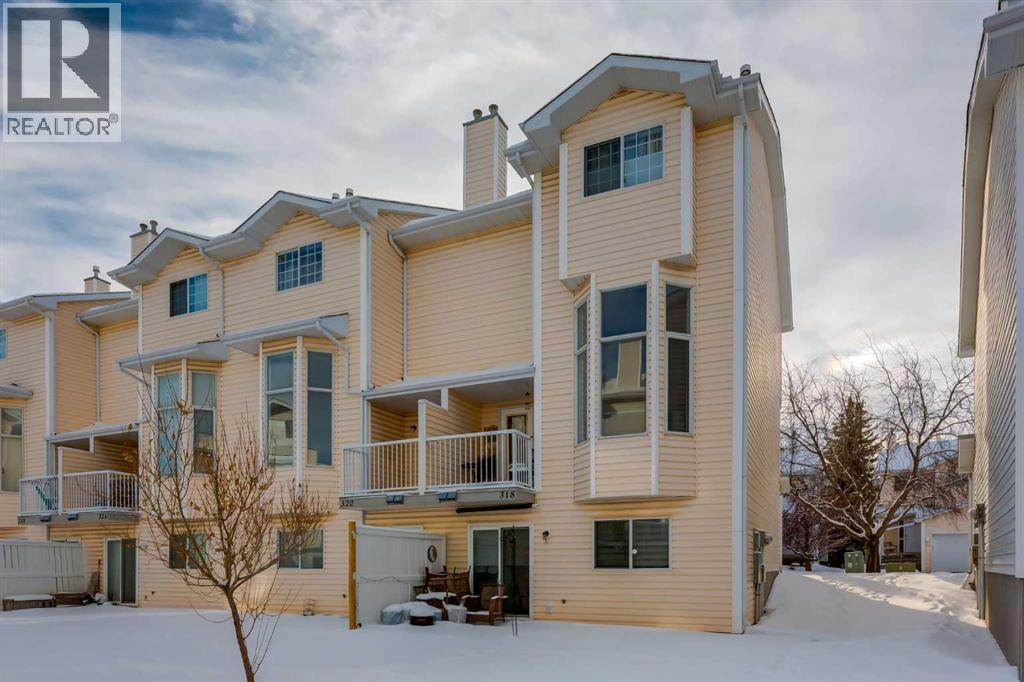 318 Hawkstone Manor NW