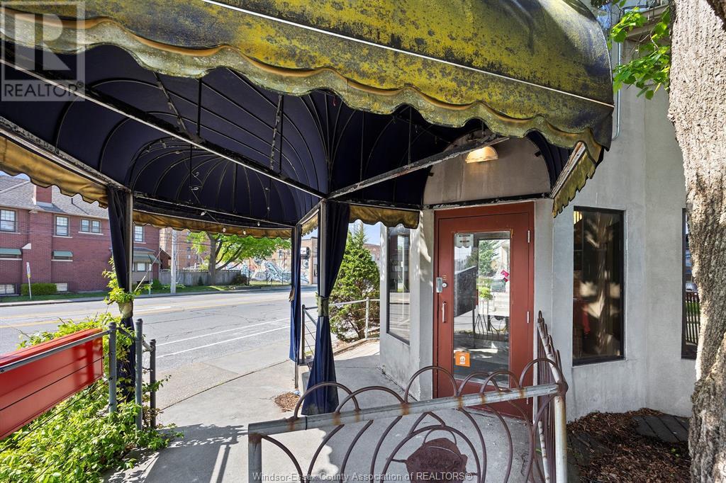620 UNIVERSITY AVENUE West