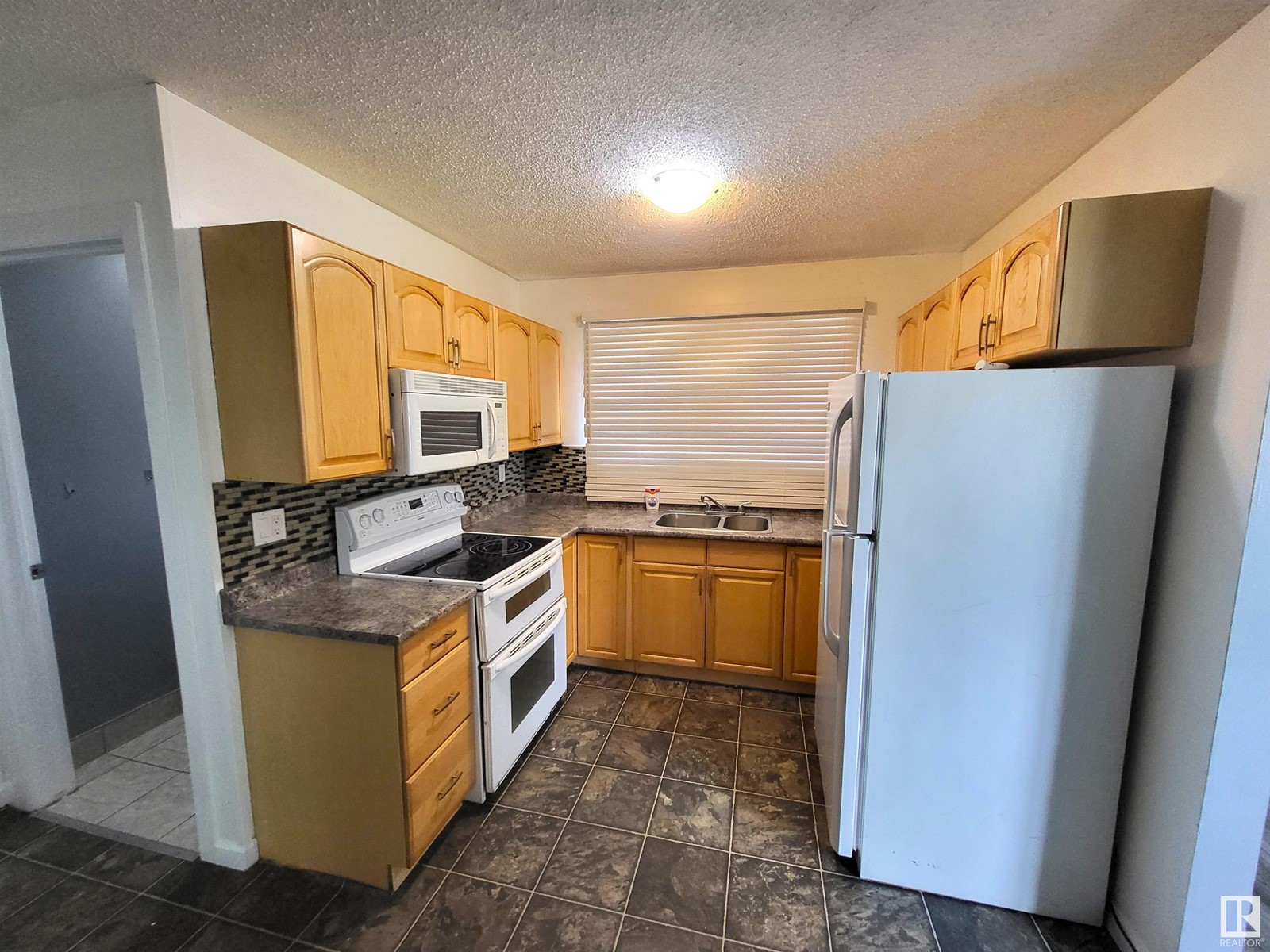1641 LAKEWOOD W NW