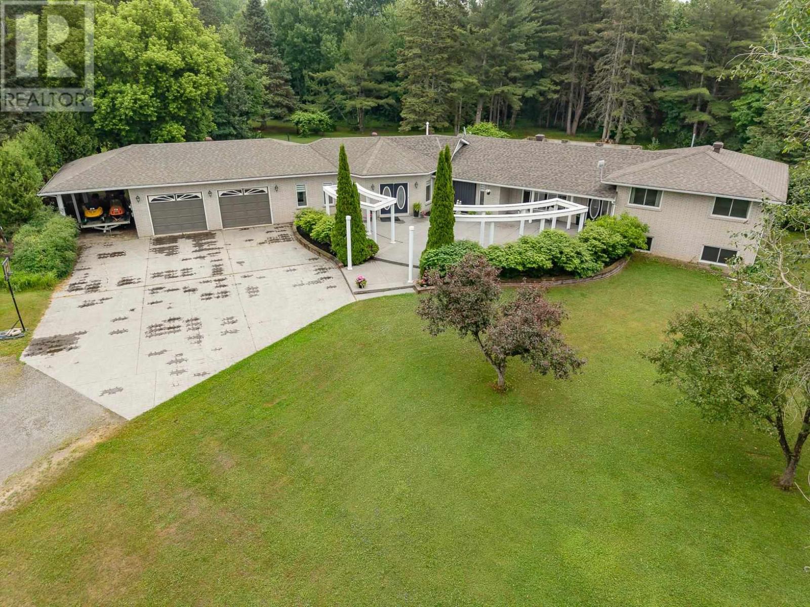 Photo 1 of 50 — 840 Walls RD, Prince Township, ON P6A6K4