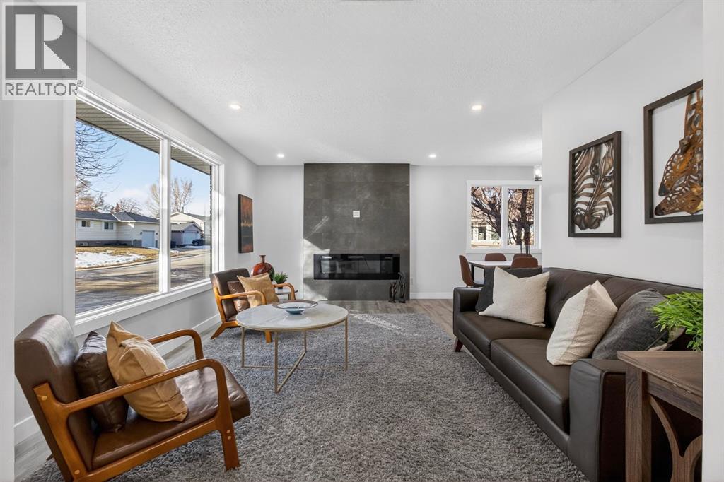 203 Lynnover Place SE