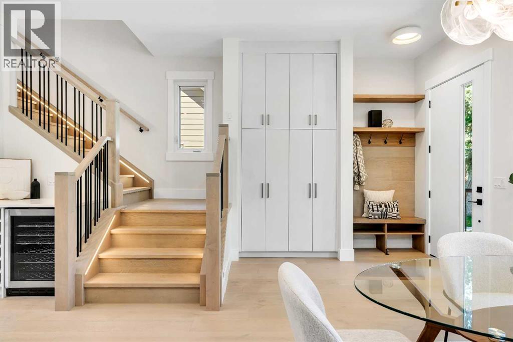 1130A Regent Crescent NE