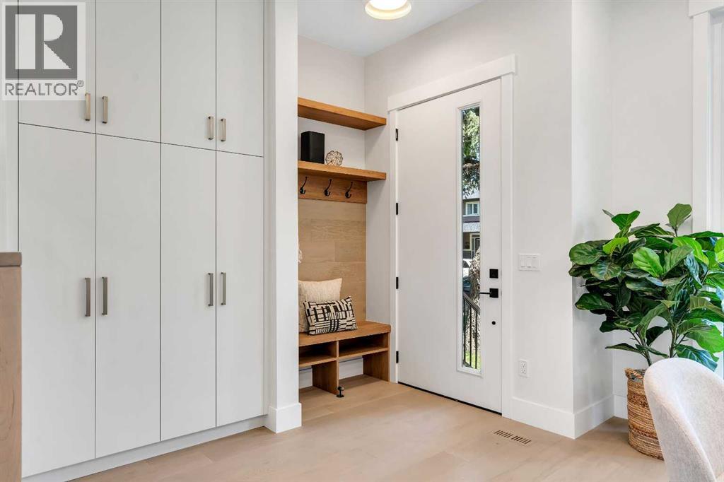 1130A Regent Crescent NE