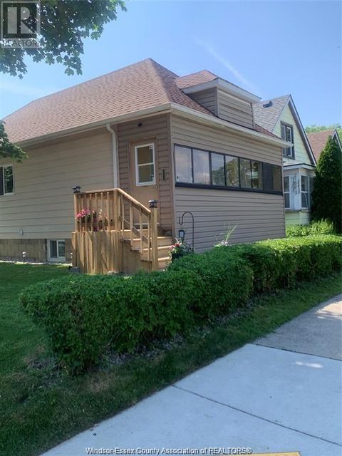 797 BRIDGE AVENUE Windsor ON N9B2M5