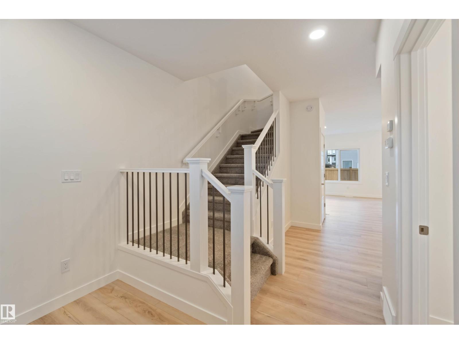 2503 194 ST NW