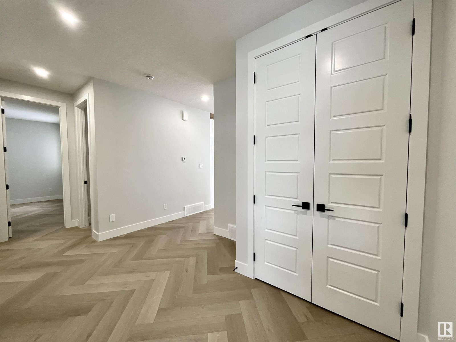 25 BAKER ST