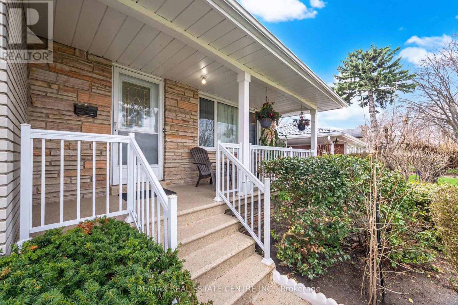 3590 FIELDGATE DRIVE