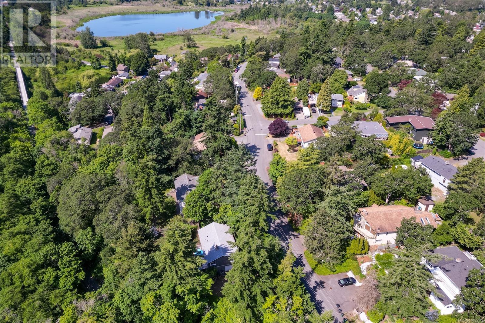 1025 Greenridge Cres