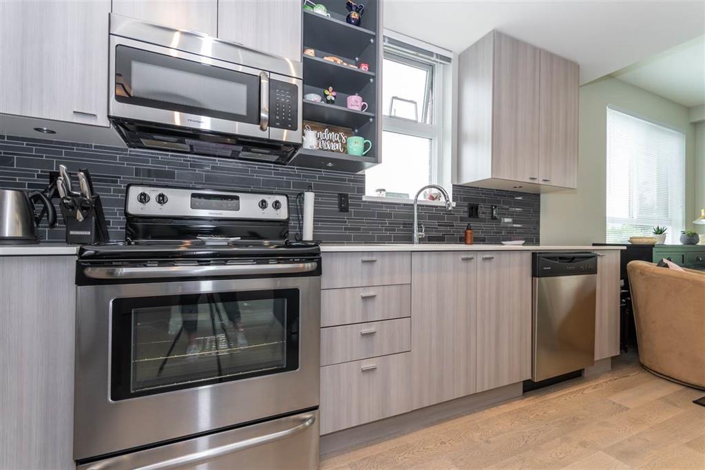 113 3080 GLADWIN ROAD