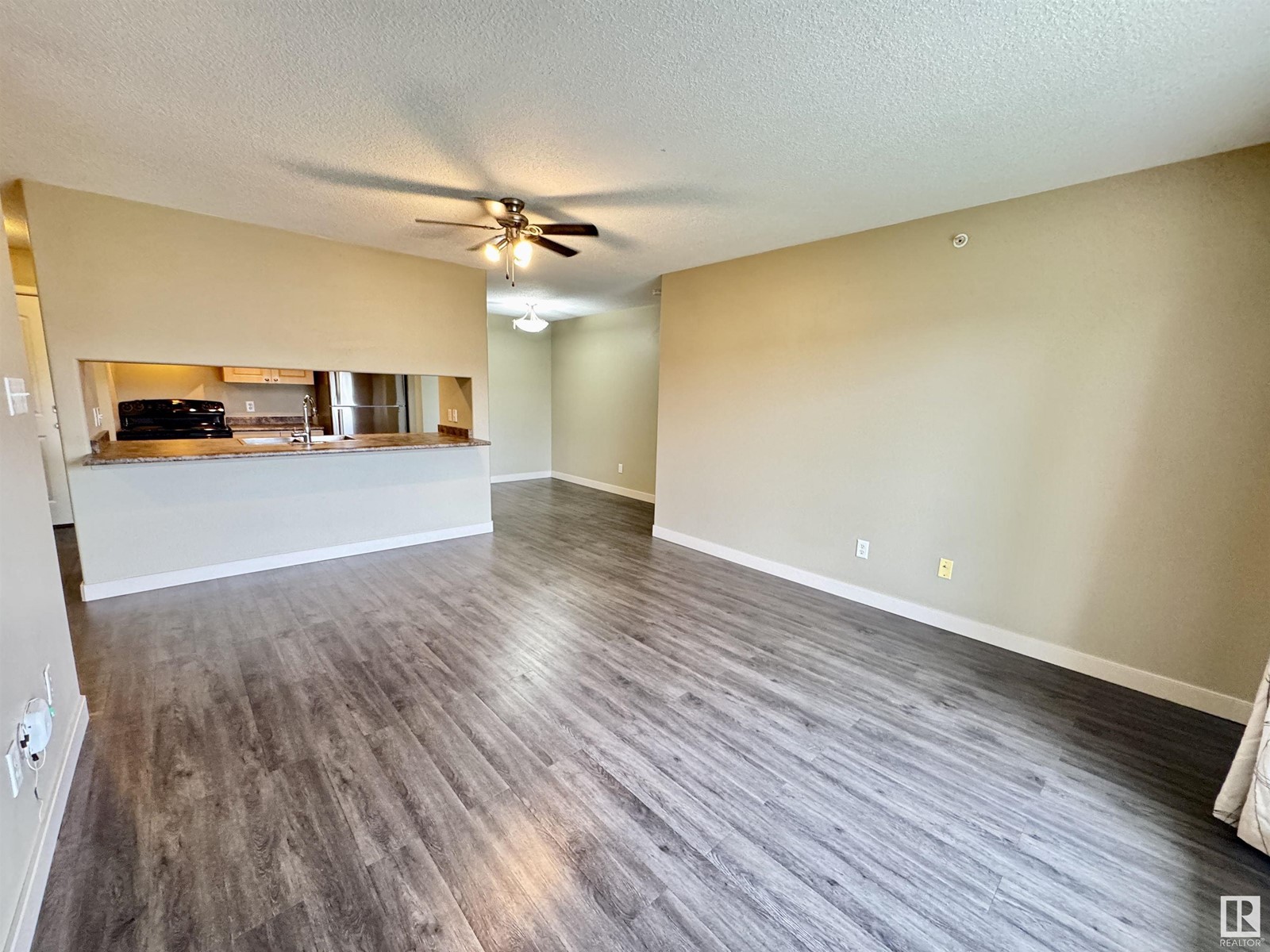 #417 70 WOODSMERE CL