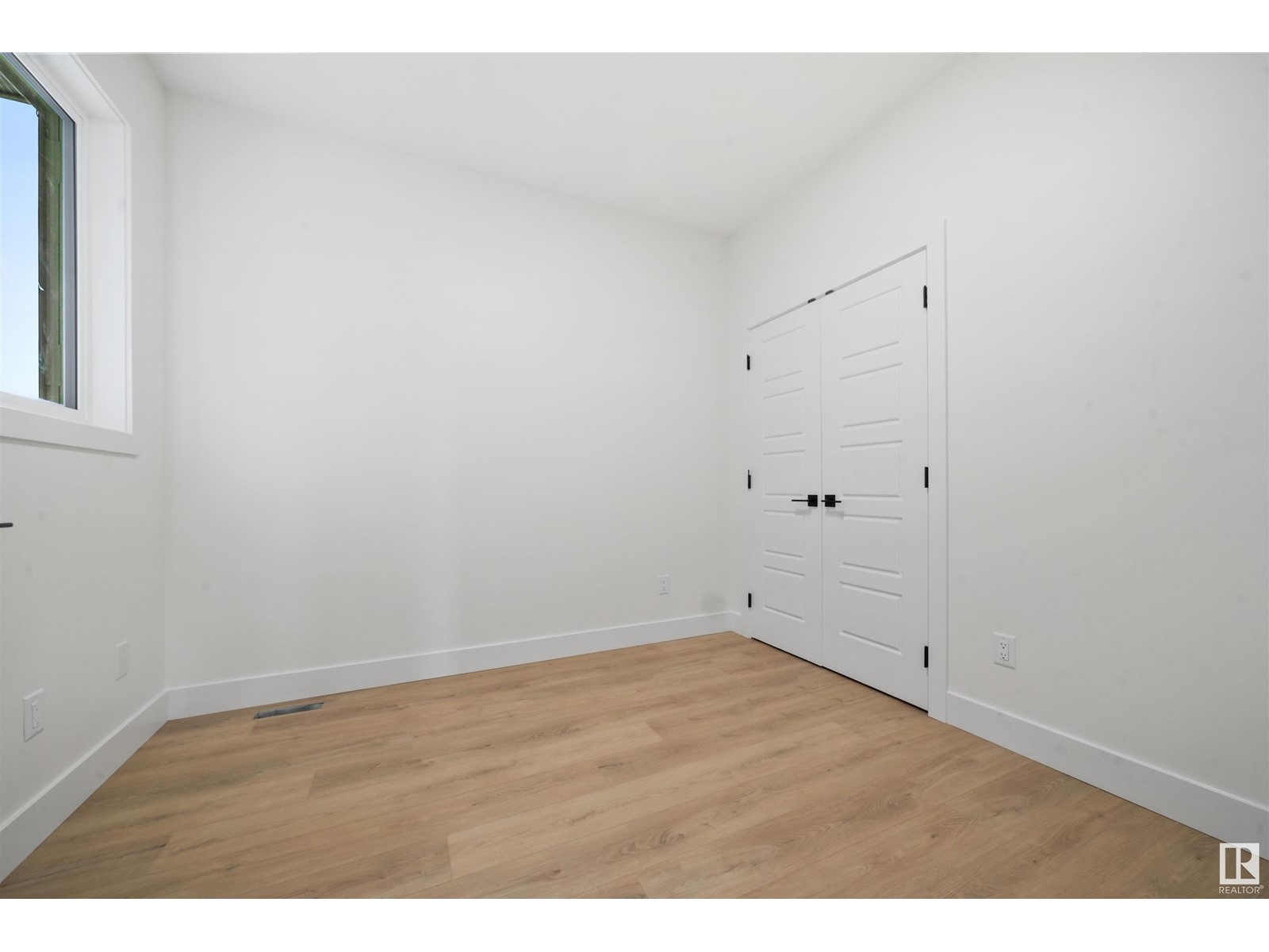 66 EDGEFIELD WY