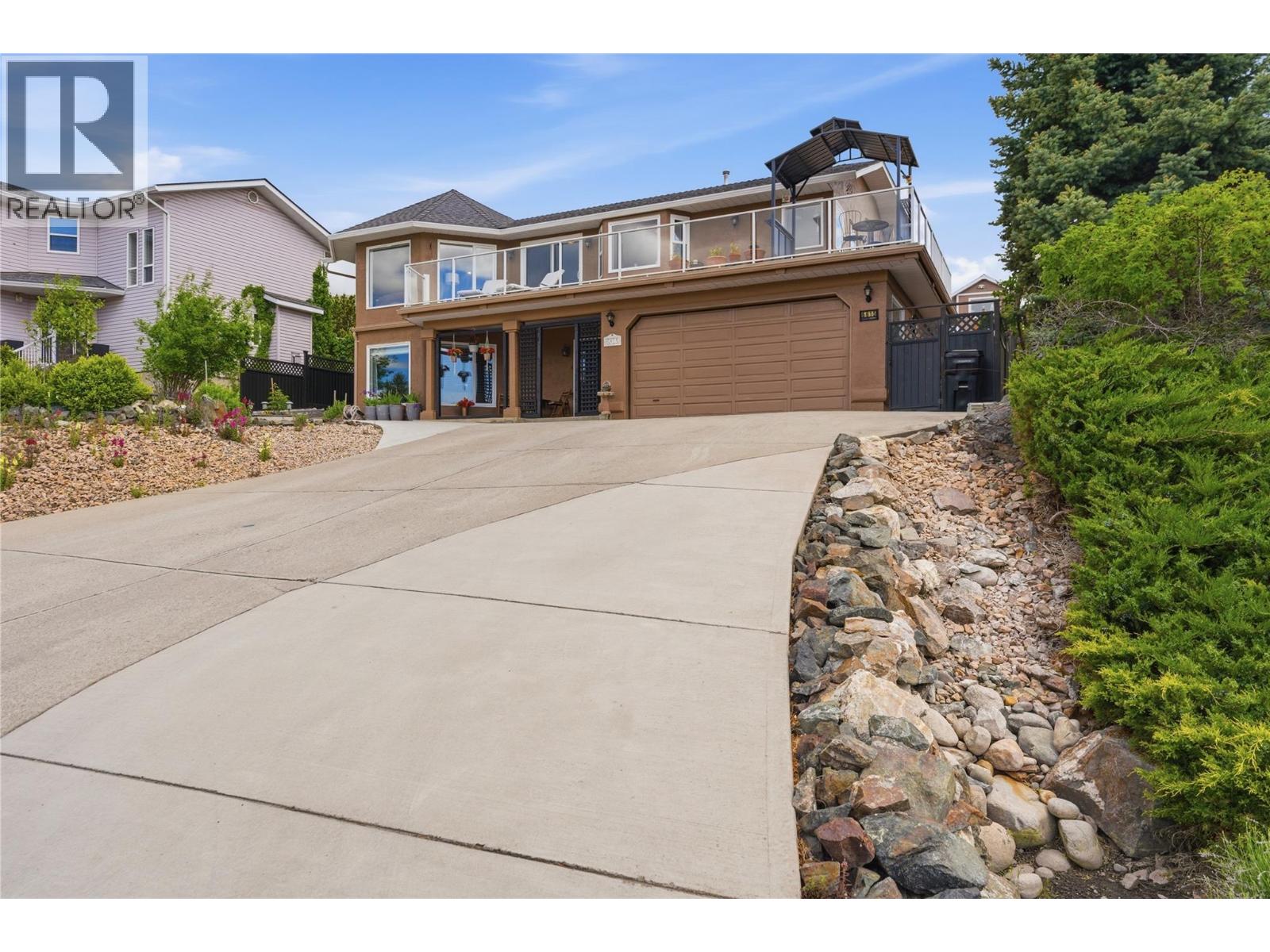 6815 Cameo Drive N