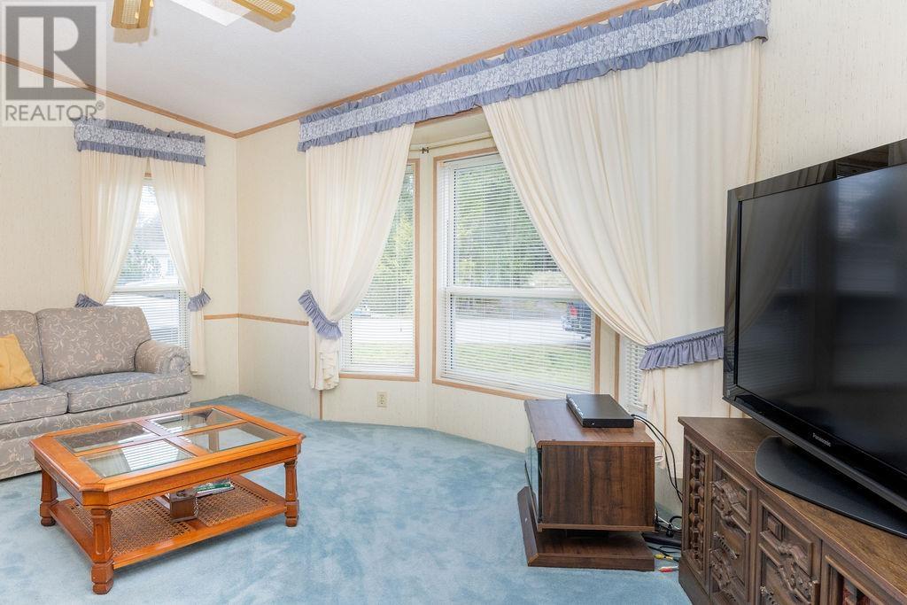 80 1413 SUNSHINE COAST HIGHWAY