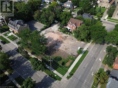 25 WILLIAM Street Brantford ON N3T3K4
