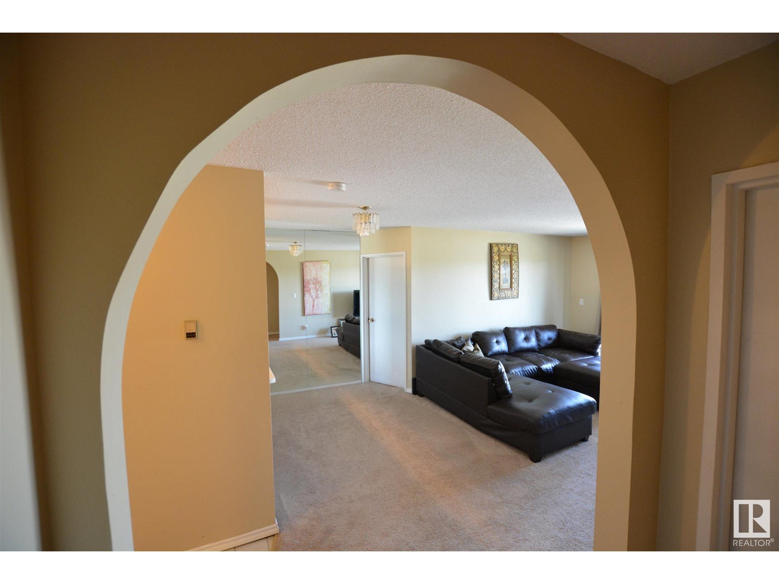 #403 10511 19 AV NW