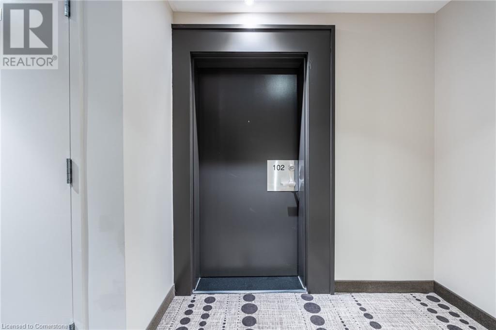 4040 UPPER MIDDLE Road Unit# 102
