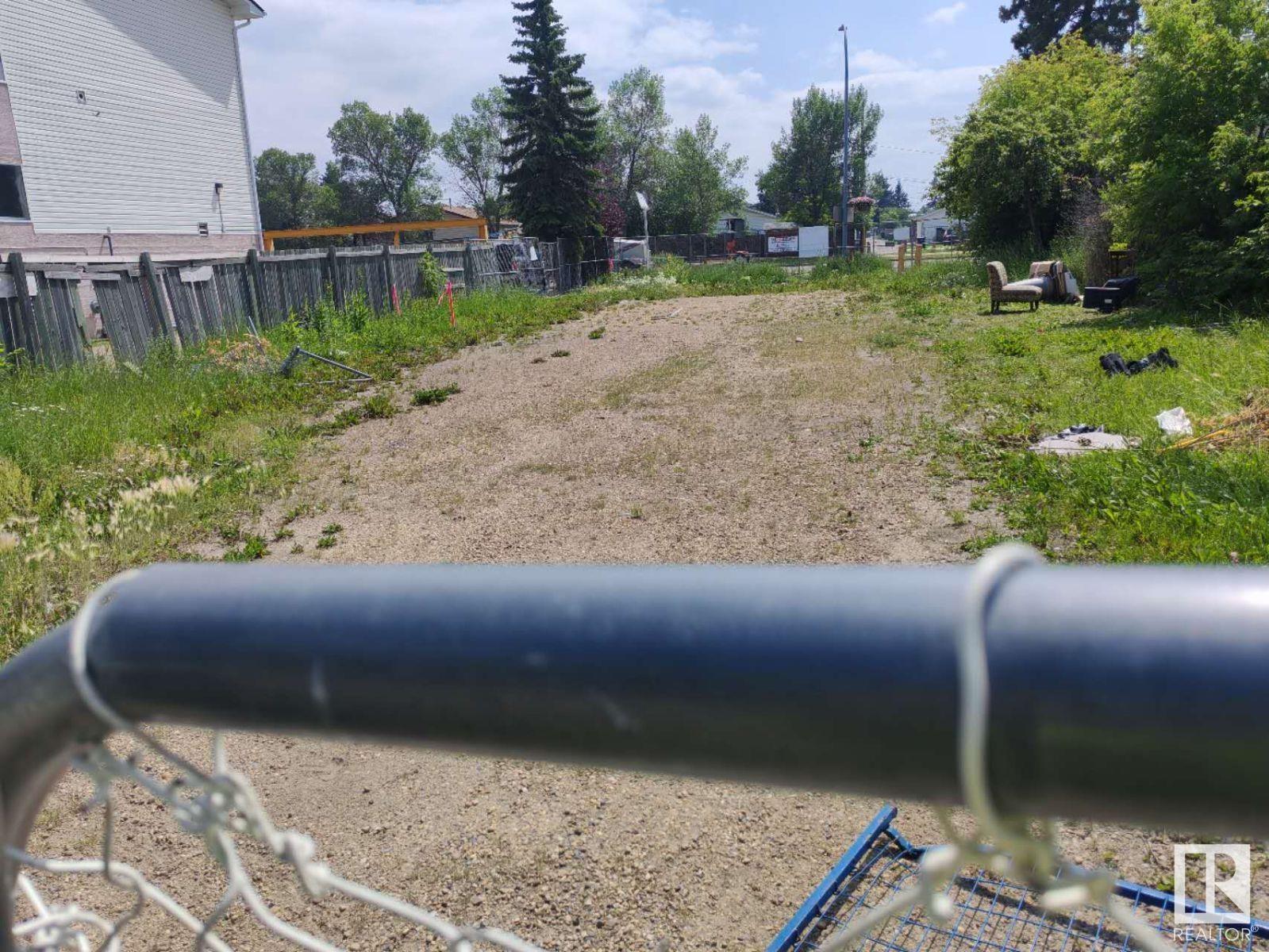 15716 100 AV NW