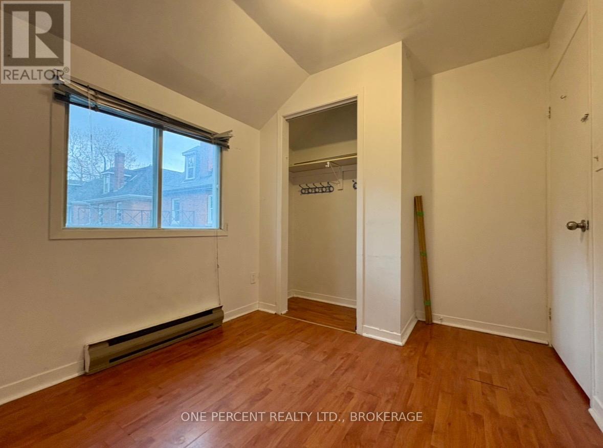 3 - 382 EARL STREET