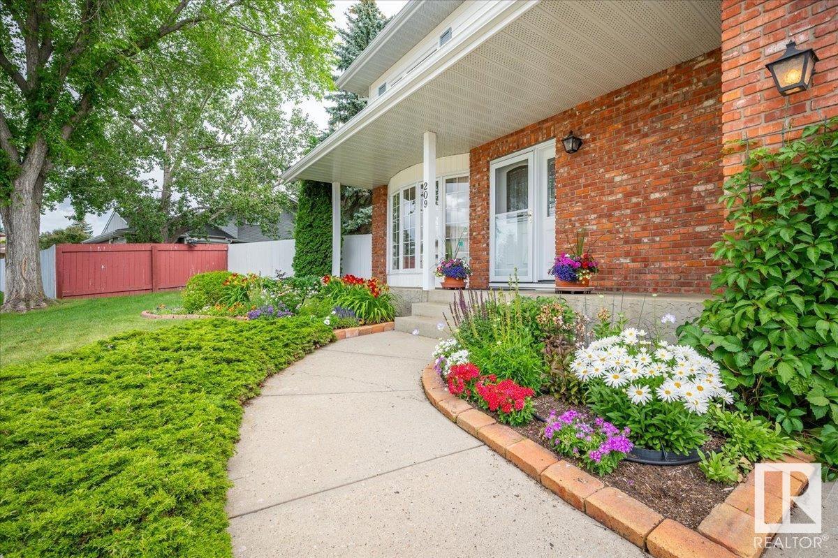 209 RHATIGAN RD W NW