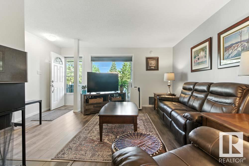 #45 2703 79 ST NW