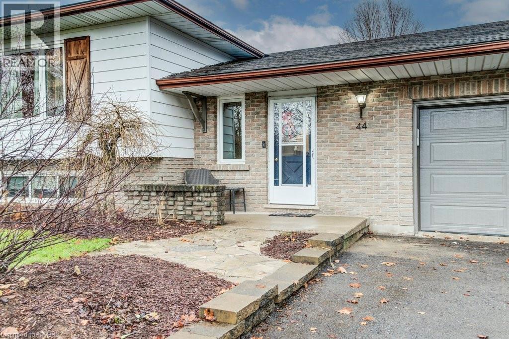 44 REINER Crescent E