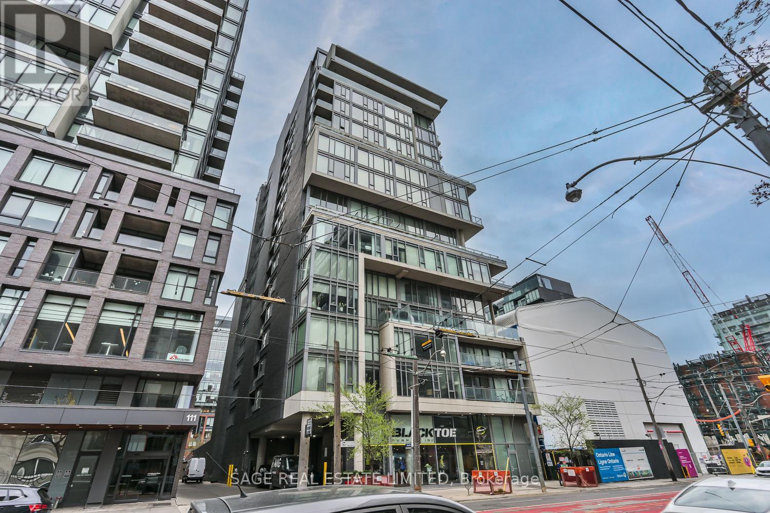 Photo 1 of 17 — 914 - 95 BATHURST STREET Unit 914, Toronto (Waterfront Communities), ON M5V0H7