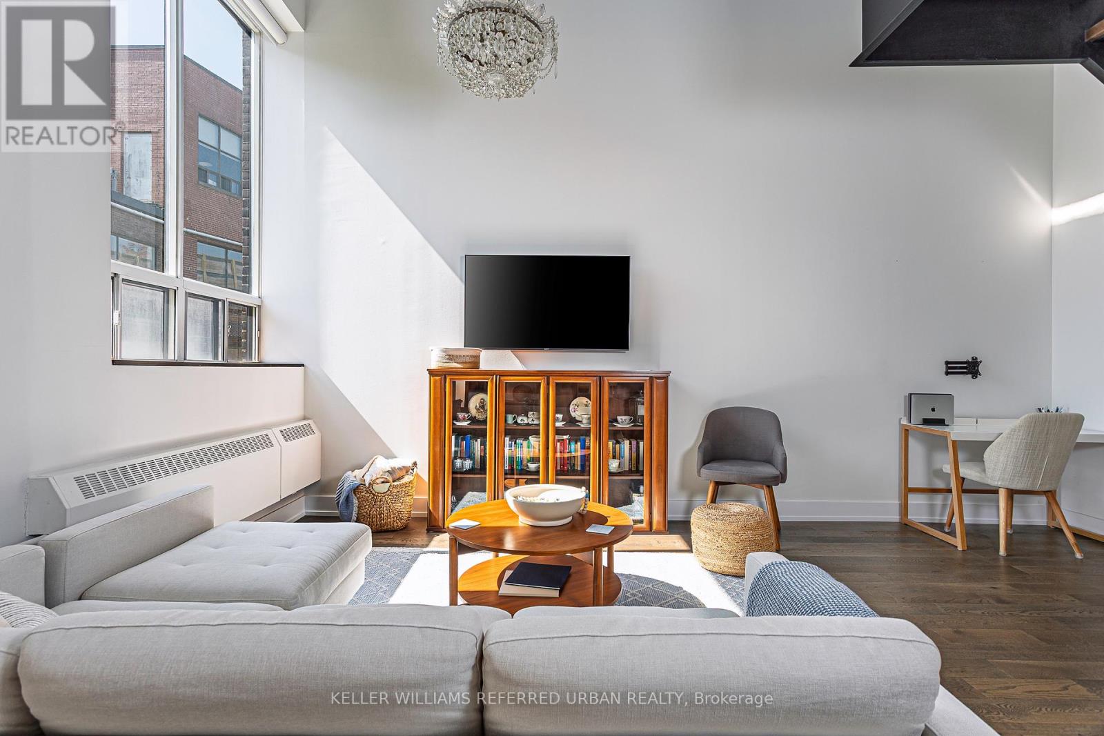 106 - 326 CARLAW AVENUE