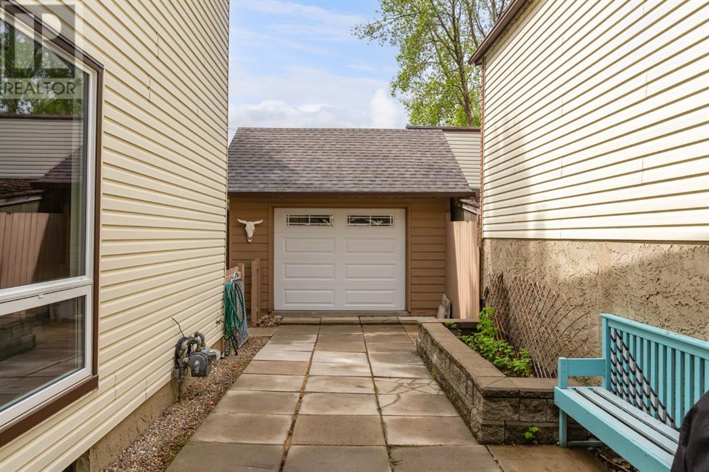 243 Ranchview Court NW