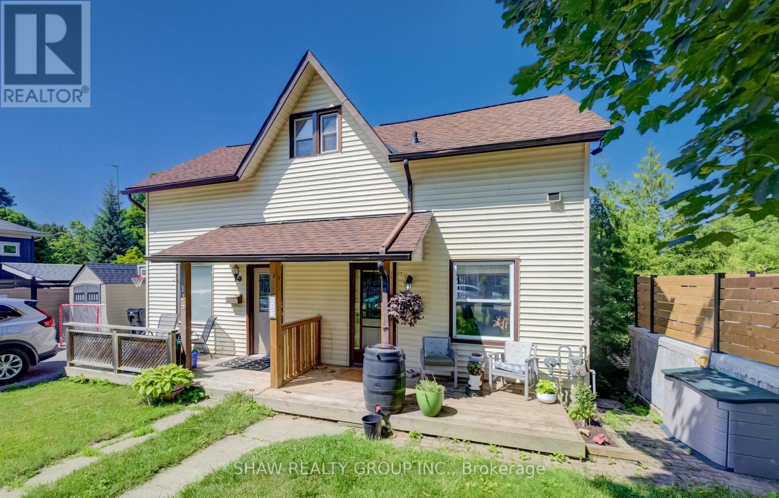 127 HENDERSON STREET