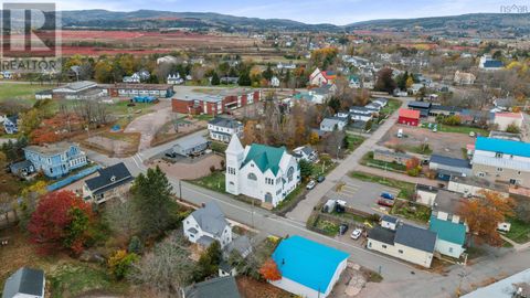 171 Queen Street Parrsboro NS B0M1S0