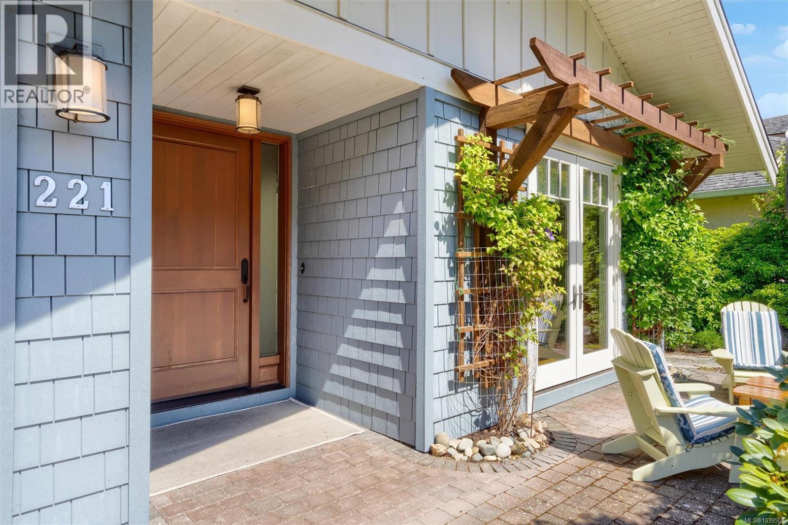221 Marine Dr