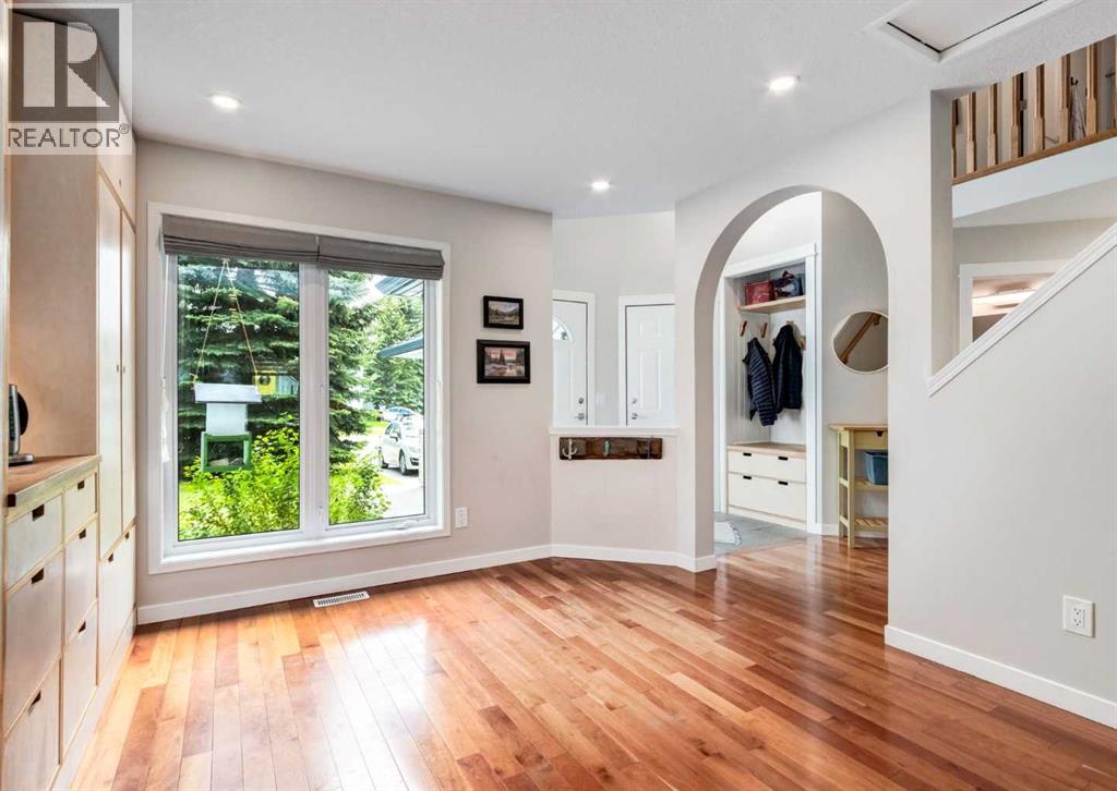 237 Scenic View Close NW