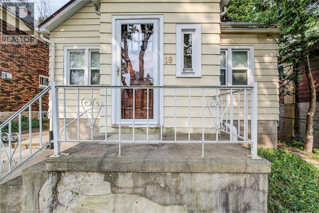19 CHESTNUT Street
