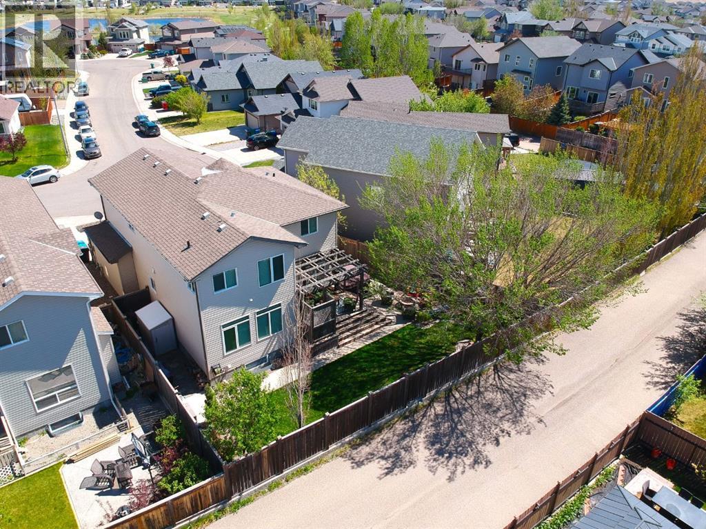 230 Firelight Crescent W